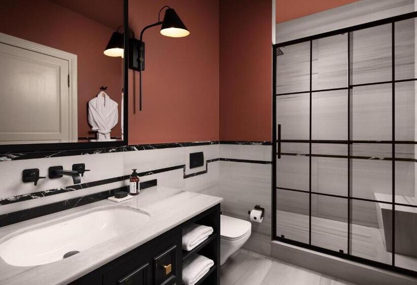 Premium Suite, Adahan Decamondo Pera, Autograph Collection