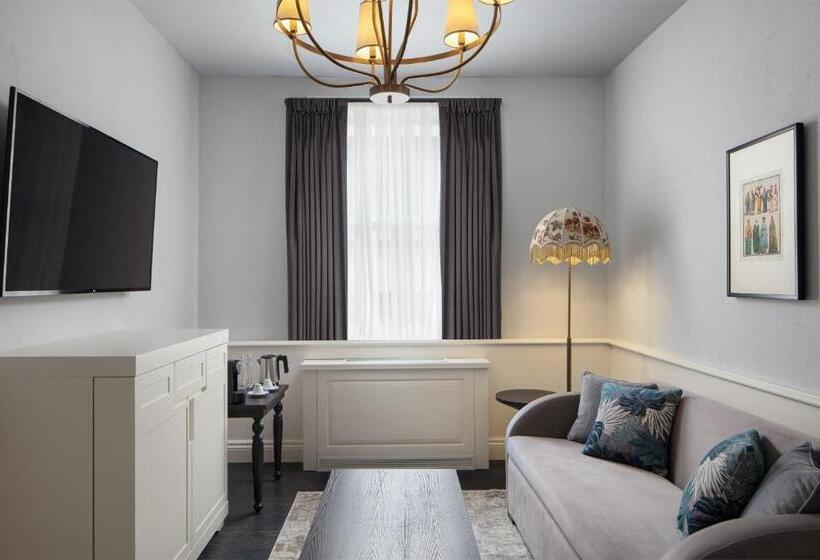 Junior Suite King Bed, Adahan Decamondo Pera, Autograph Collection