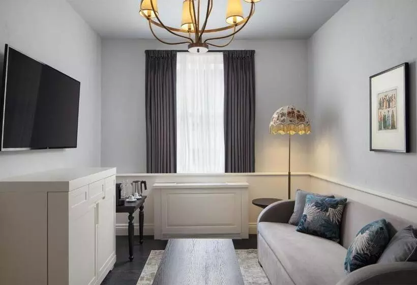 Junior Suite King Bed, Adahan Decamondo Pera, Autograph Collection