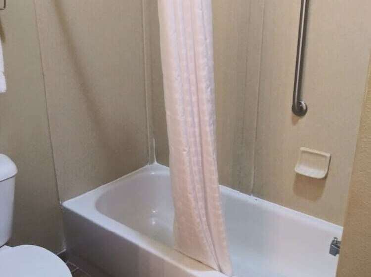 スイート, Baymont By Wyndham Wheeler