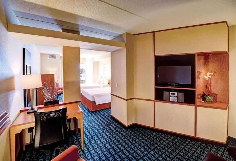 クイーンサイズベッドのスタンダードルーム, Fairfield Inn & Suites By Marriott Wausau