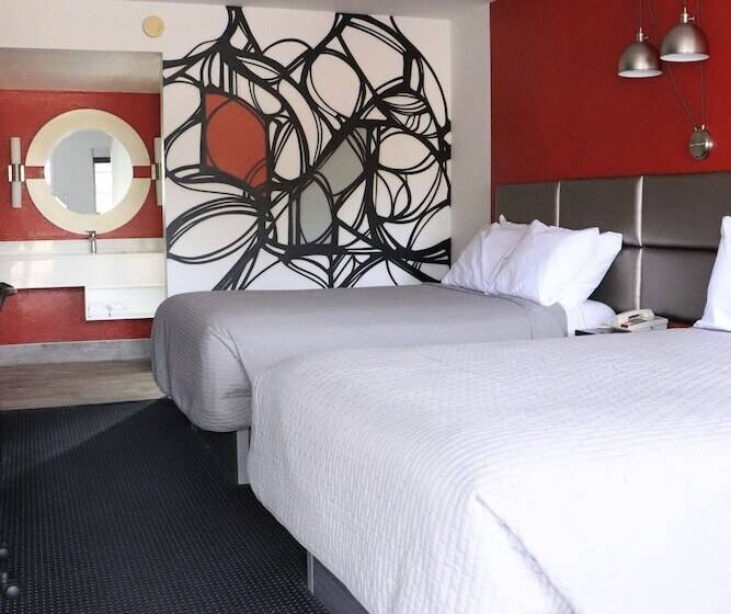 Номер Стандарт 2 Двуспальные Кровати, University Inn