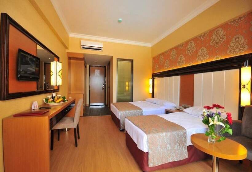 غرفة قياسية, Golden Rock Beach