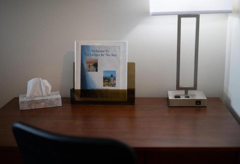 Номер Superior Кровать Кинг, Ledges By The Bay