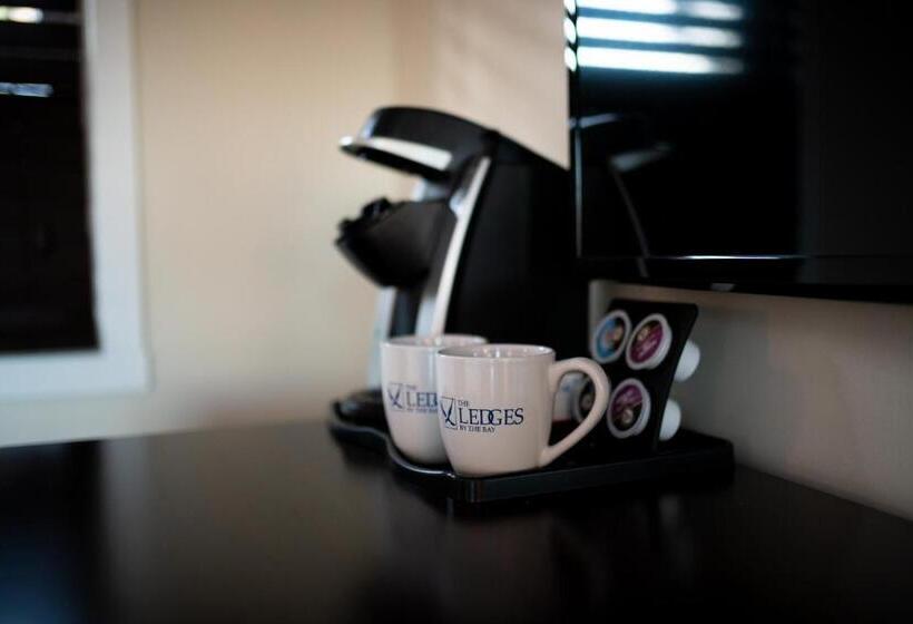 발코니 디럭스 룸, Ledges By The Bay