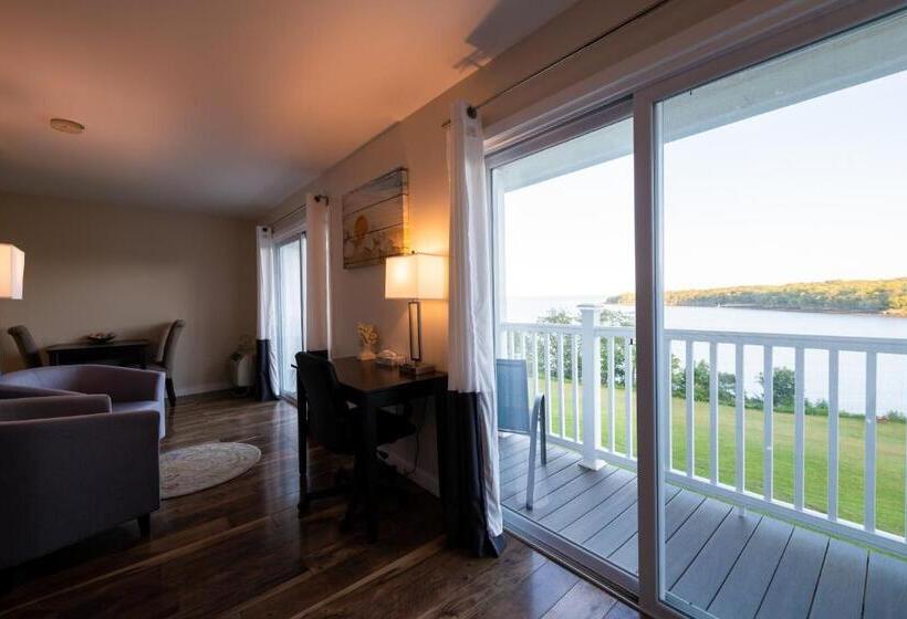 Номер Deluxe с Балконом, Ledges By The Bay