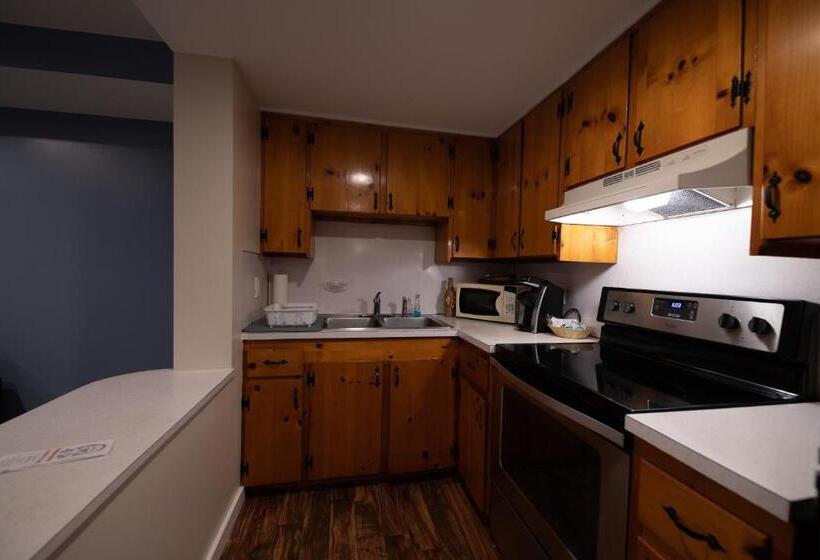 패밀리 룸 측면 바다 전망, Ledges By The Bay