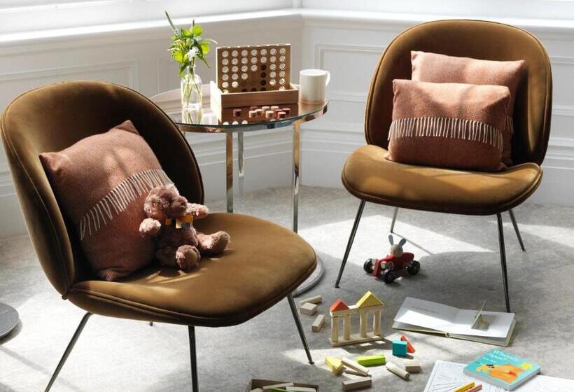 شقة غرفة واحدة, The Athenaeum Hotel & Residences