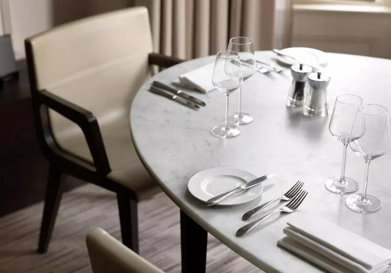 آپارتمان 1 خوابه, The Athenaeum Hotel & Residences