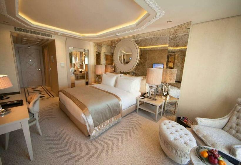 キングサイズベッド、シティビューデラックスルーム, Wyndham Grand Istanbul Kalamış Marina
