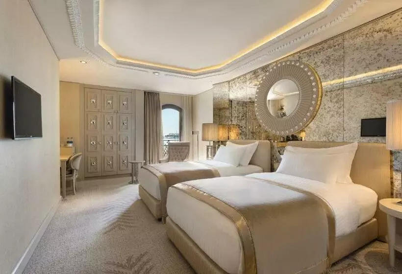 片側に海が見えるデラックスルーム, Wyndham Grand Istanbul Kalamış Marina