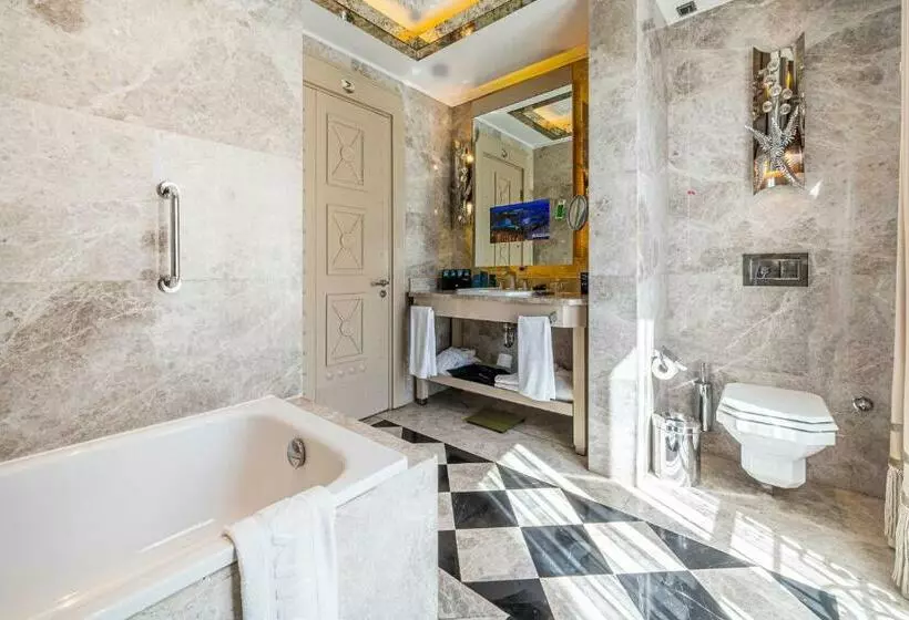 オーシャンビュースタンダードルーム, Wyndham Grand Istanbul Kalamış Marina
