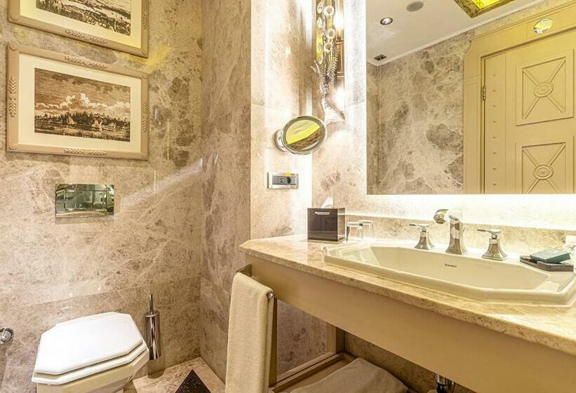 キングサイズベッドのデラックスルーム, Wyndham Grand Istanbul Kalamış Marina