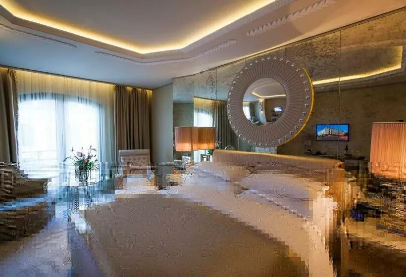 キングサイズベッドのデラックスルーム, Wyndham Grand Istanbul Kalamış Marina