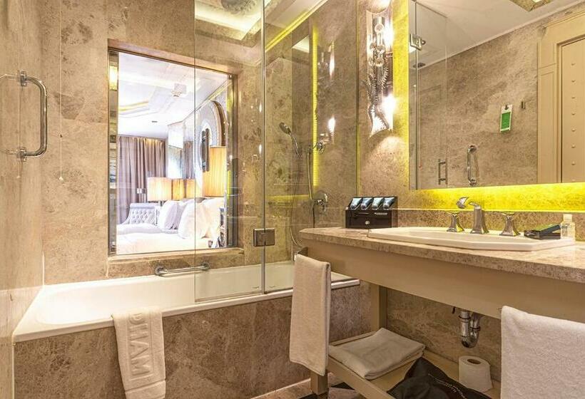 キングサイズベッドのデラックスルーム, Wyndham Grand Istanbul Kalamış Marina