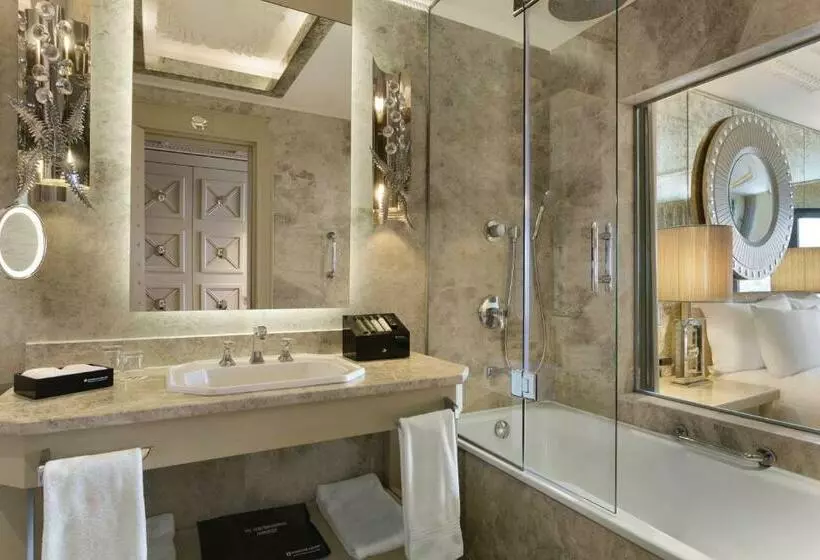 キングサイズベッド、シティビューデラックスルーム, Wyndham Grand Istanbul Kalamış Marina