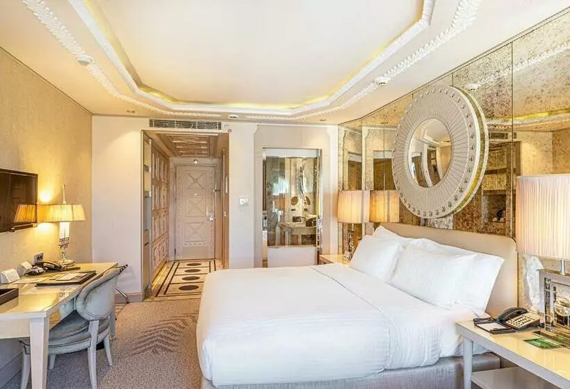 キングサイズベッド、シティビューデラックスルーム, Wyndham Grand Istanbul Kalamış Marina