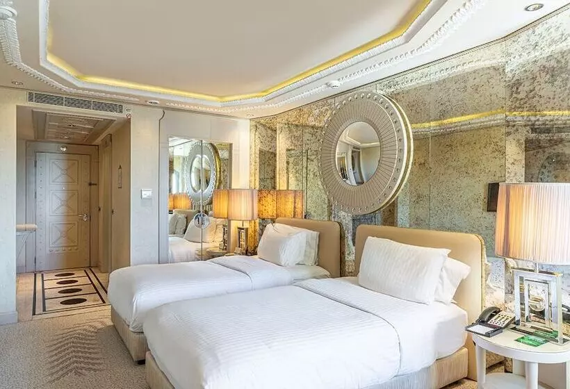 片側に海が見えるデラックスルーム, Wyndham Grand Istanbul Kalamış Marina