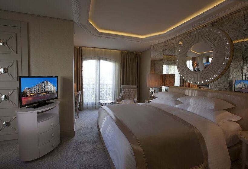 シティビューのデラックスルーム, Wyndham Grand Istanbul Kalamış Marina