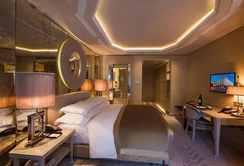 キングサイズベッド、シティビューデラックスルーム, Wyndham Grand Istanbul Kalamış Marina
