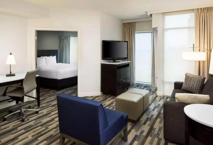 キングサイズベッドのスイートルーム, Hyatt House Charlotte Center City