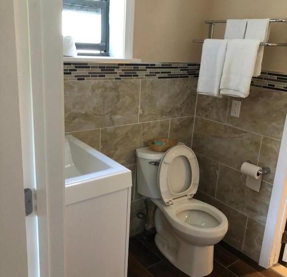 جناح سرير كينج, Skyview Motor Inn