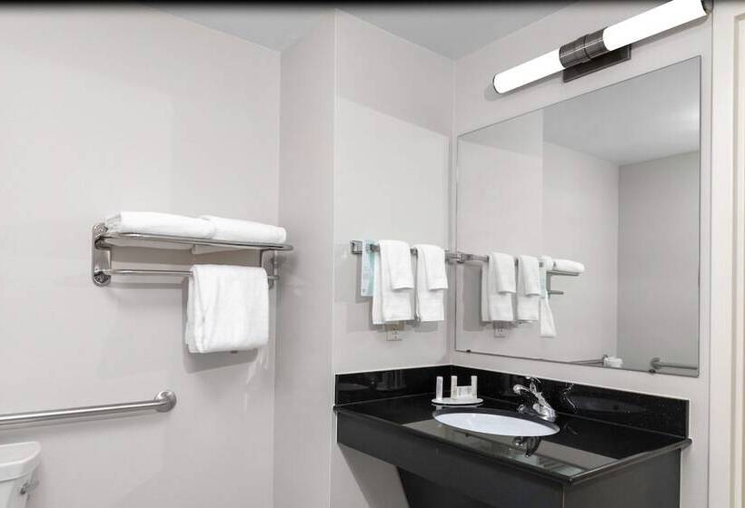 スタンダードスタジオ, Fairfield Inn & Suites By Marriott Wichita Downtown