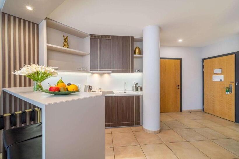 جناح سرير كينج, Seepark Hotel Murten