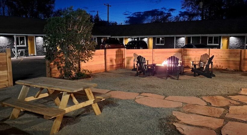 Номер Стандарт, Minecart Motor Lodge