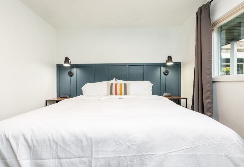 Номер Стандарт, Minecart Motor Lodge