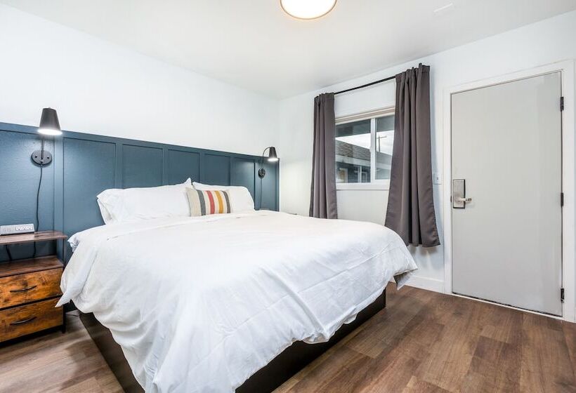 Номер Стандарт, Minecart Motor Lodge