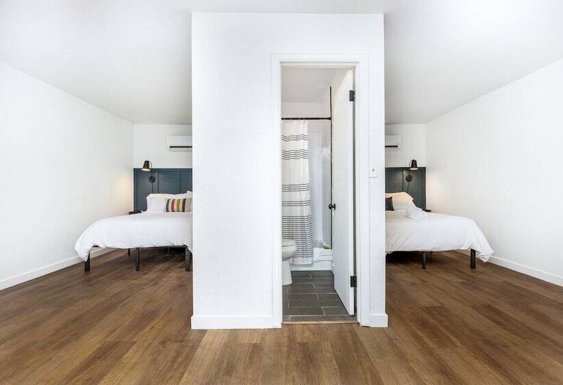 Номер Стандарт, Minecart Motor Lodge