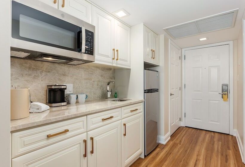 Premium Room Side Sea View, La Mer Beachfront Resort