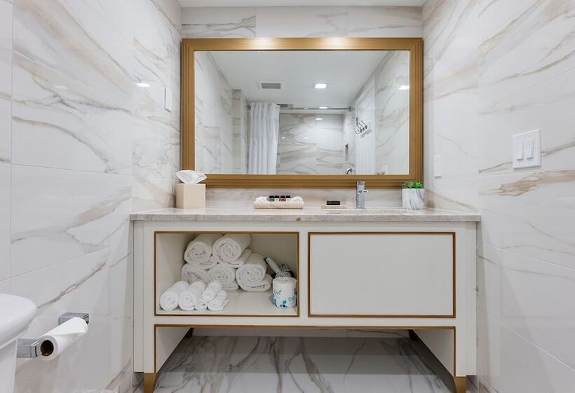 프리미엄 룸 측면 바다 전망, La Mer Beachfront Resort