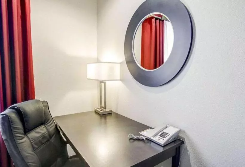 キングサイズベッドのスタンダードルーム, Quality Inn & Suites Bryan College Station