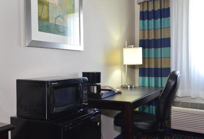 带大床的套房, Quality Inn & Suites Kenedy  Karnes City