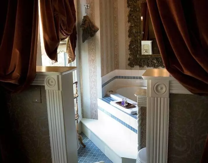 デラックスルーム, Rivertown Inn