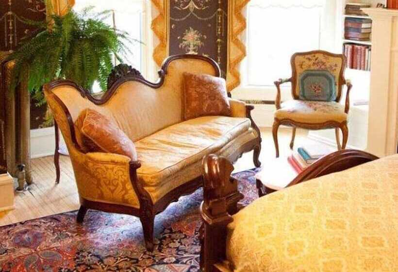 جناح, Rivertown Inn