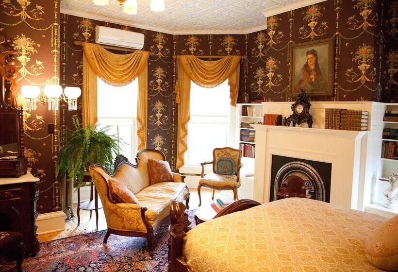 جناح, Rivertown Inn