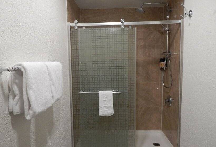 جناح, Spokane Club