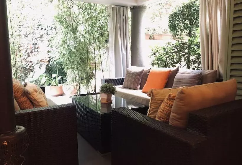 اتاق لوکس, Villa Condesa