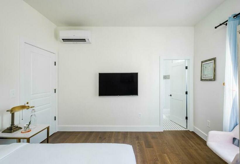 غرفة قياسية, Scarborough Inn