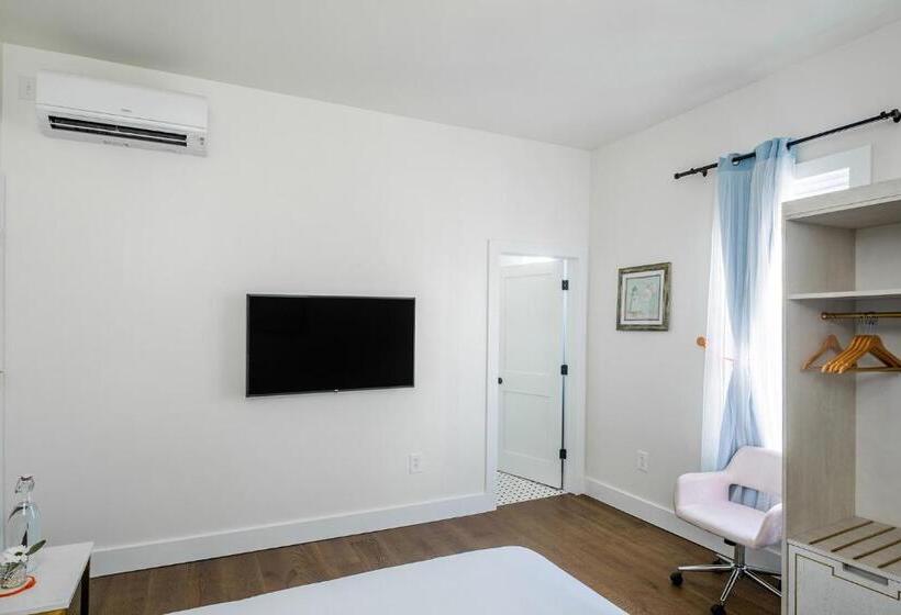 غرفة قياسية, Scarborough Inn