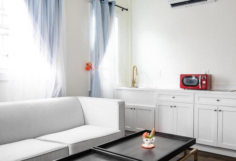 إستوديو قياسى سرير كينج, Scarborough Inn