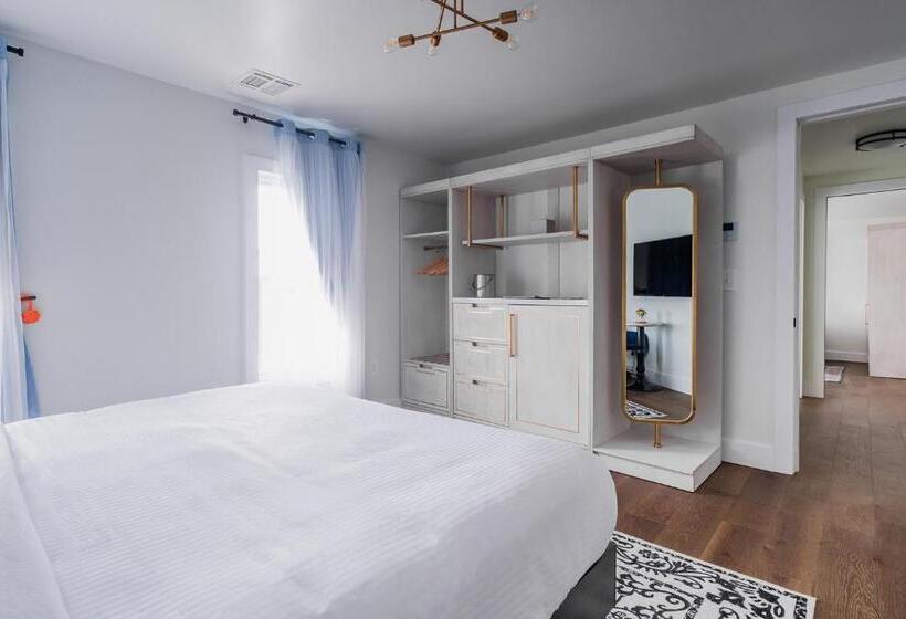 جناح غرفتين نوم, Scarborough Inn