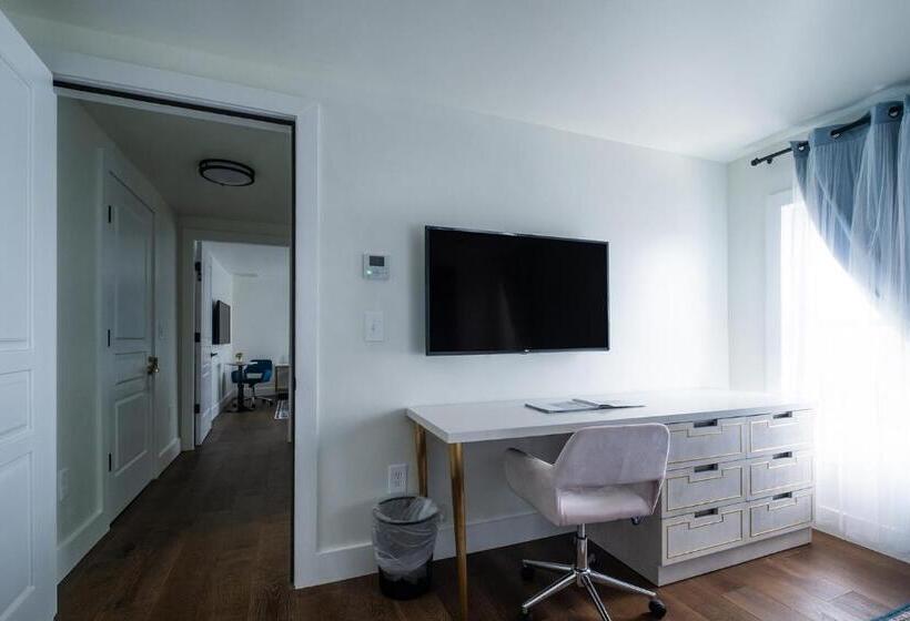 جناح غرفتين نوم, Scarborough Inn