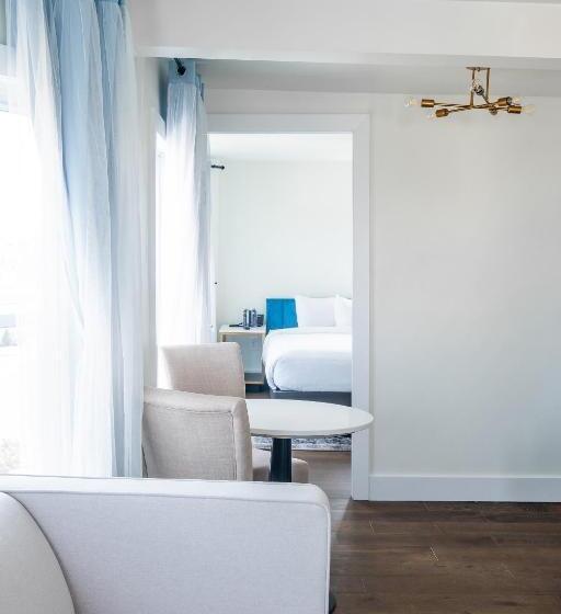 جناح عائلي, Scarborough Inn