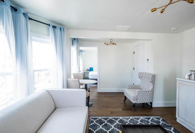 جناح عائلي, Scarborough Inn