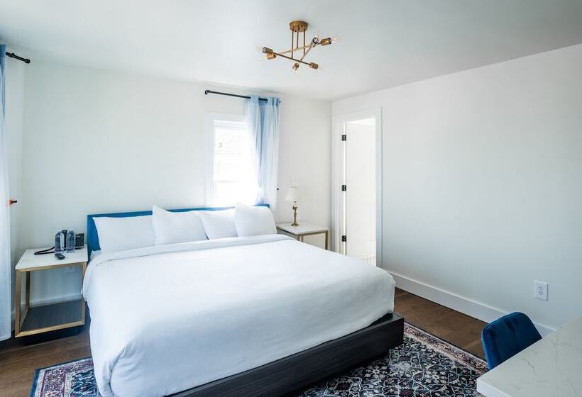 جناح عائلي, Scarborough Inn