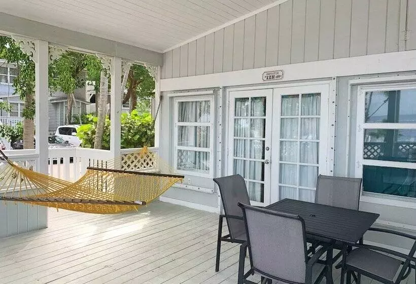 オーシャンビュースイート, Amoray Dive Resort